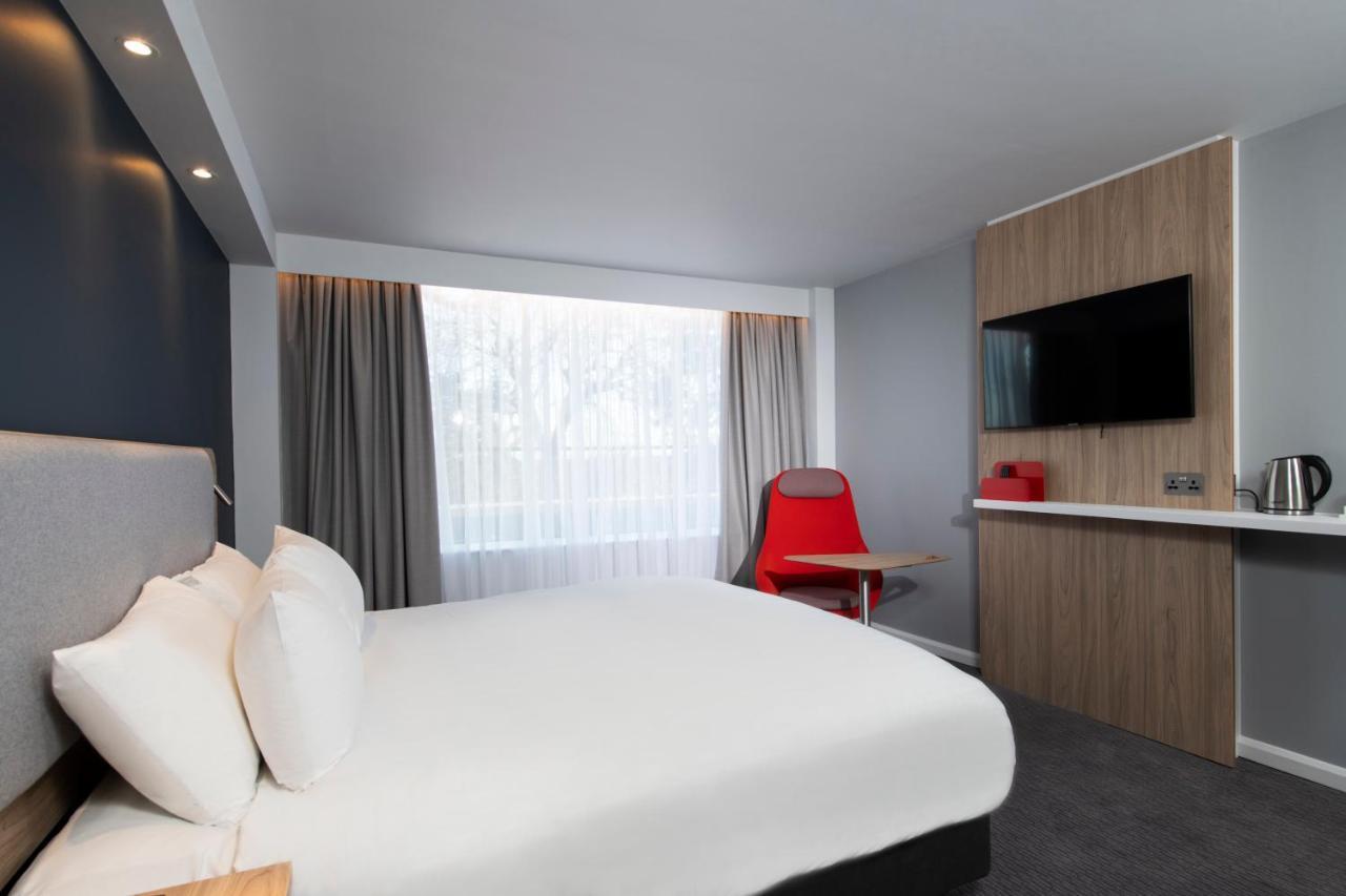 Holiday Inn Express Edinburgh City West By Ihg Exterior photo