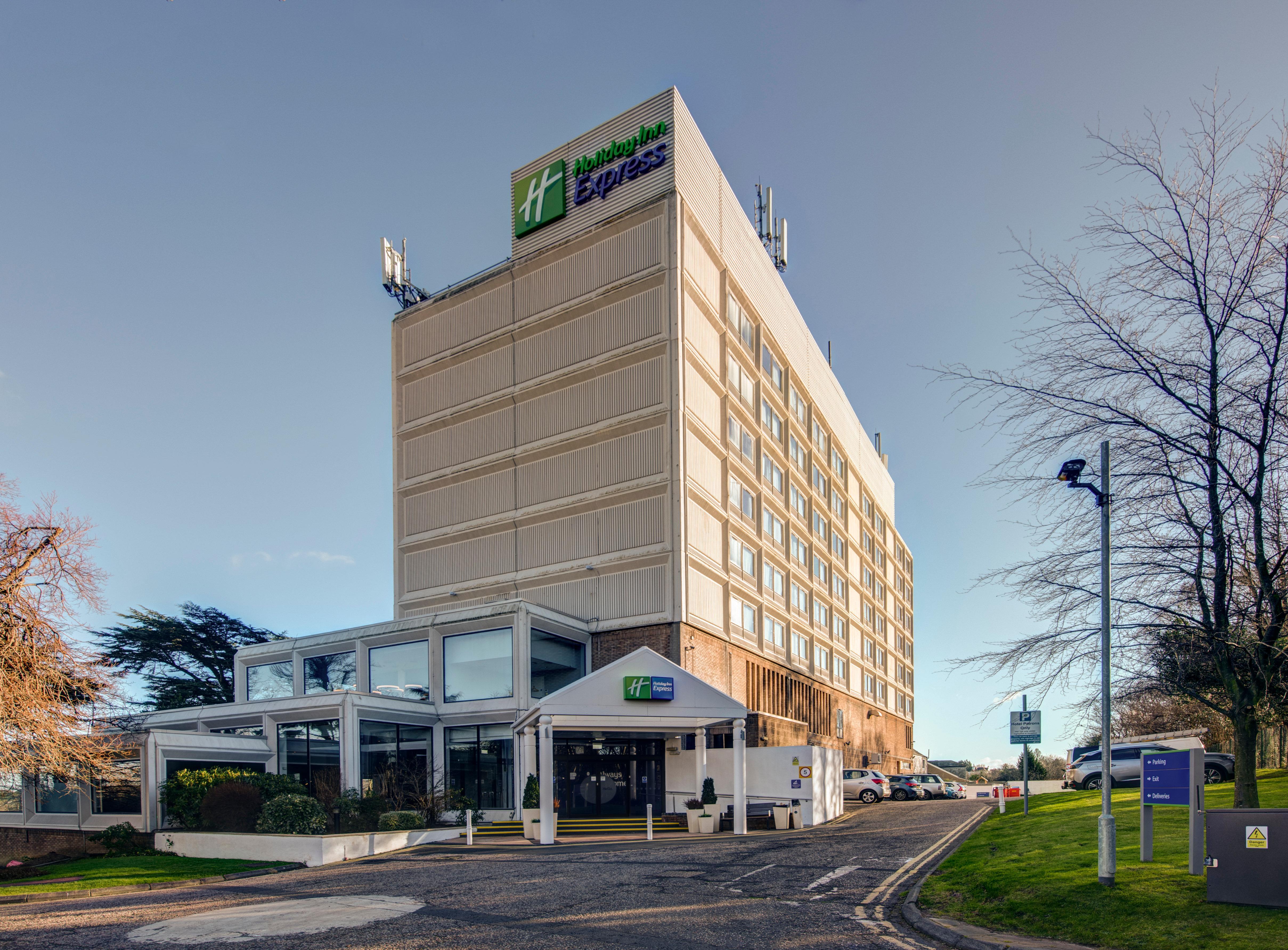 Holiday Inn Express Edinburgh City West By Ihg Exterior photo