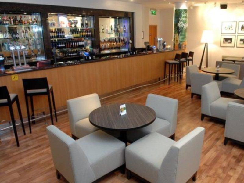 Holiday Inn Express Edinburgh City West By Ihg Exterior photo